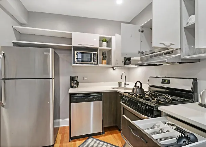 Homey 2br Unit In Boystown, Steps From Everything - Stratford 2n 3n Rep Apartamento