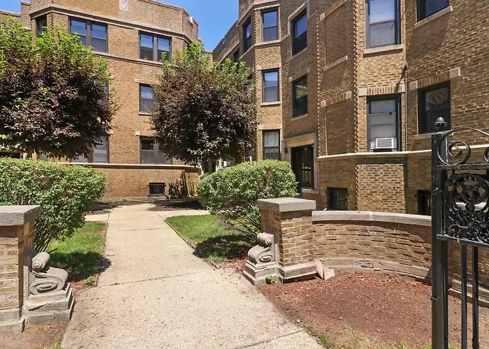 Homey 2br Unit In Boystown, Steps From Everything - Stratford 2n 3n Rep Chicago